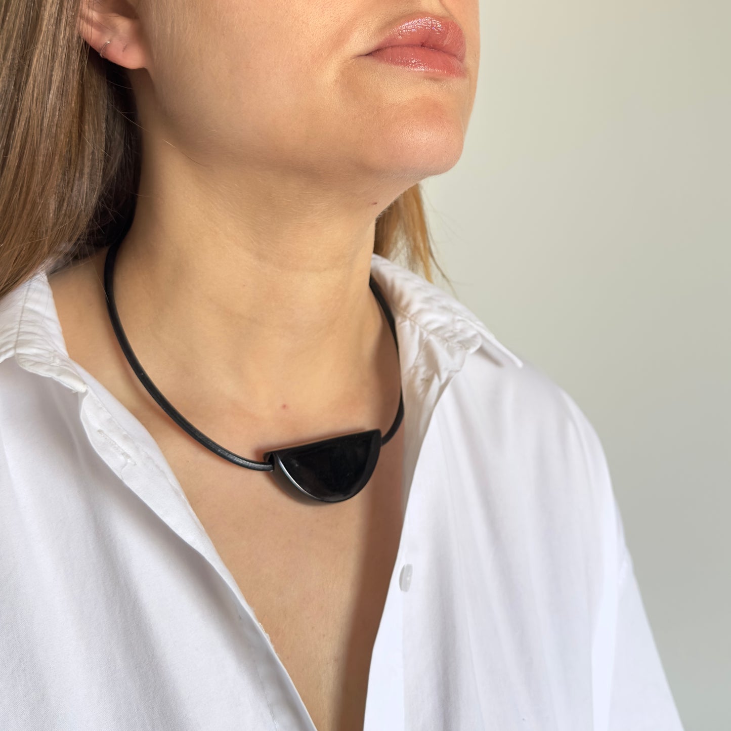 Colar Meia Lua dois lados