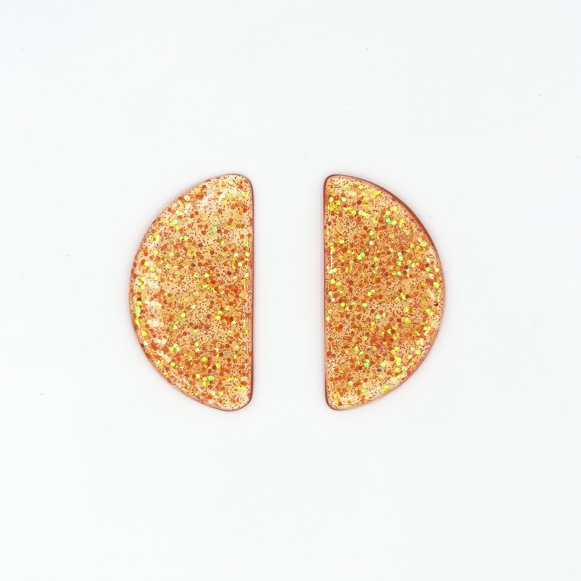 Brinco Meia Lua Laranja vibrante com glitter - Fridali Shop