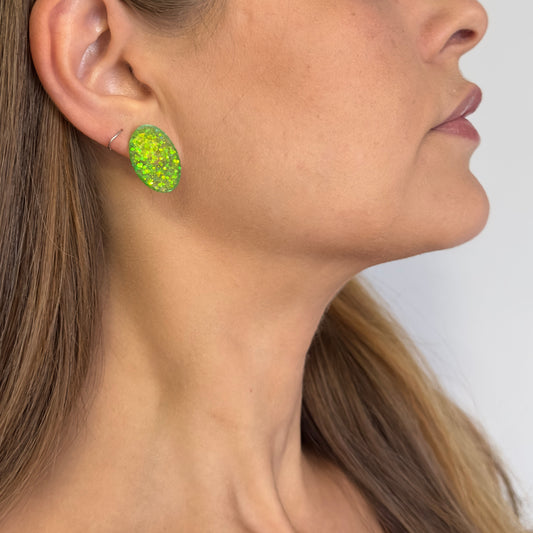 Brinco ponto verde vibrante