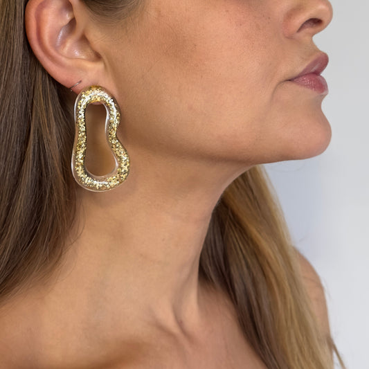 Brinco orgânico com glitter dourado - Fridali Shop