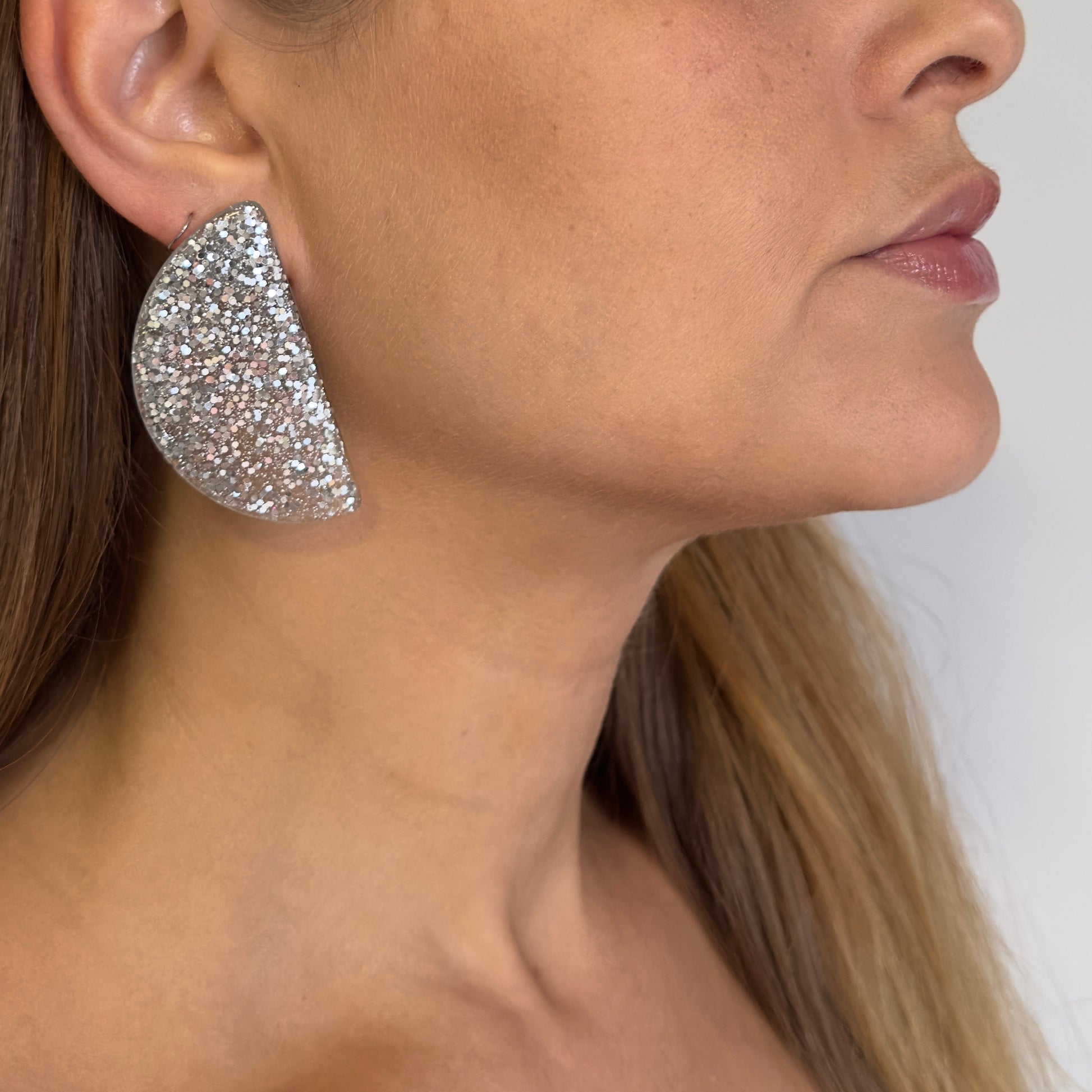 Brinco Meia Lua Rose Gold com glitter - Fridali Shop