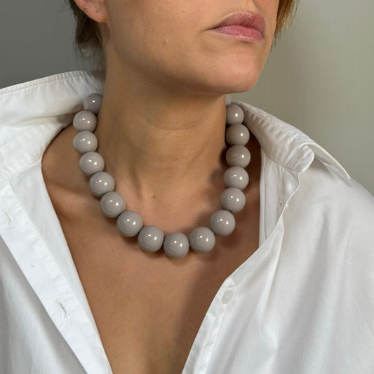 Colar de Bolas Grandes Cinza - Fridali Shop